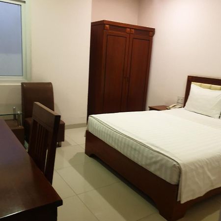 Hoang Ngoc Hotel Плейку Экстерьер фото