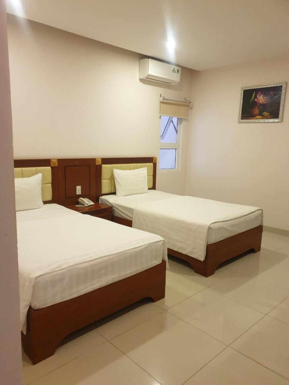 Hoang Ngoc Hotel Плейку Экстерьер фото