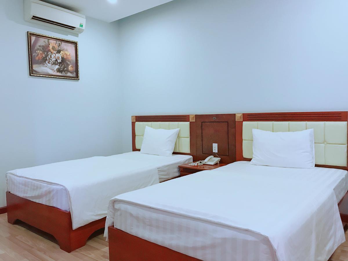 Hoang Ngoc Hotel Плейку Экстерьер фото